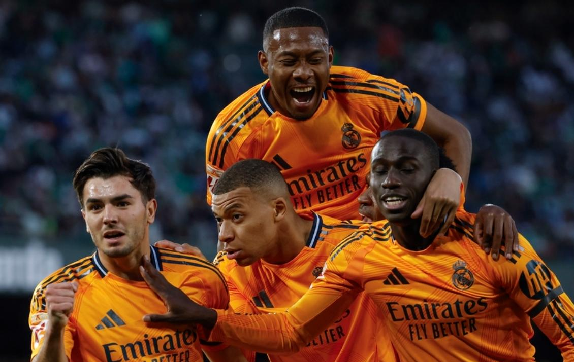 巴塞慘敗德甲球队皇家社会主场争取分战平多特蒙德