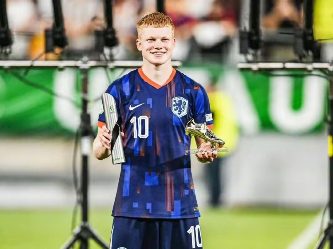 荷兰实现回归胜利，晋级下一轮