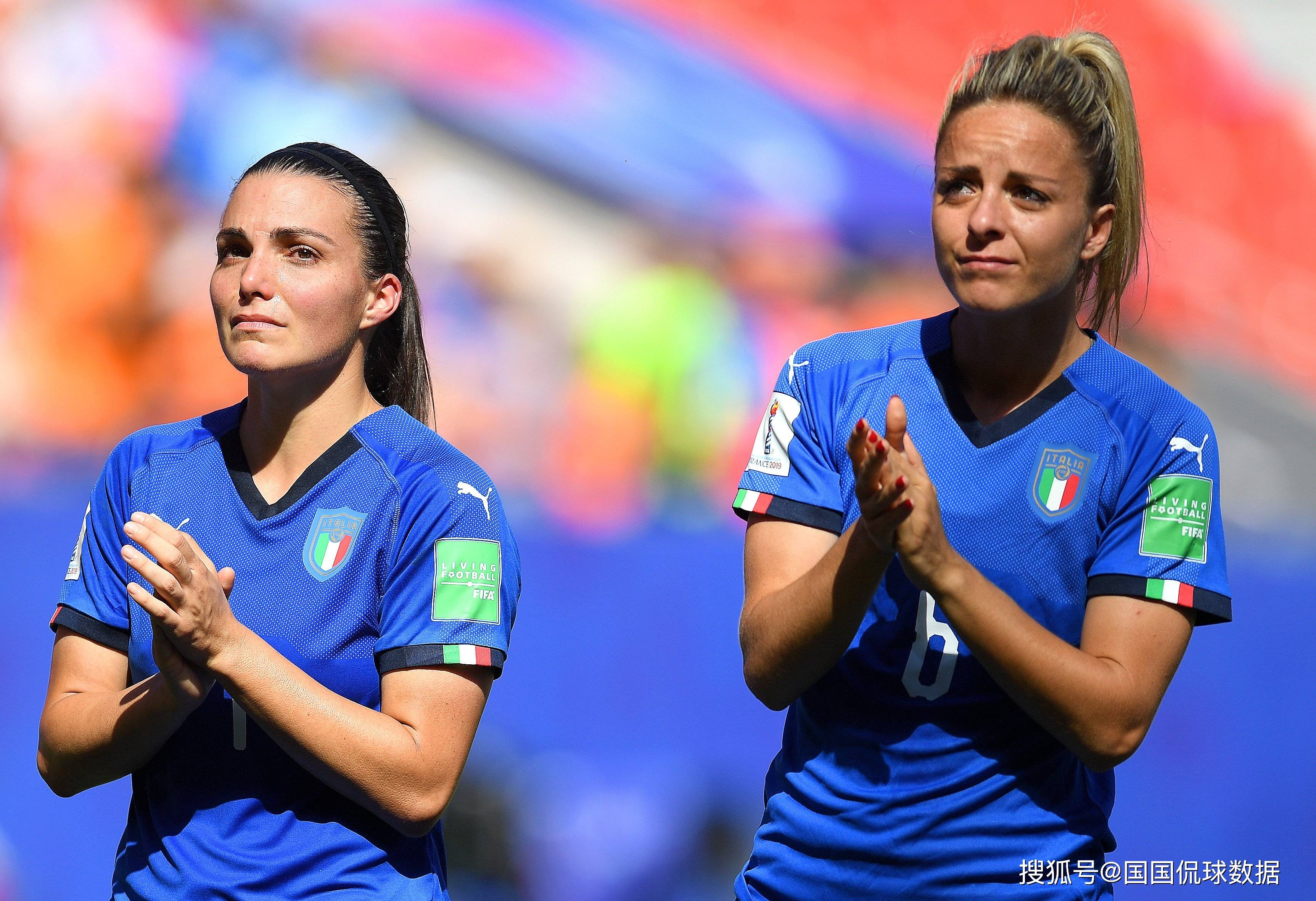 意大利女足队在比赛中取得冠军