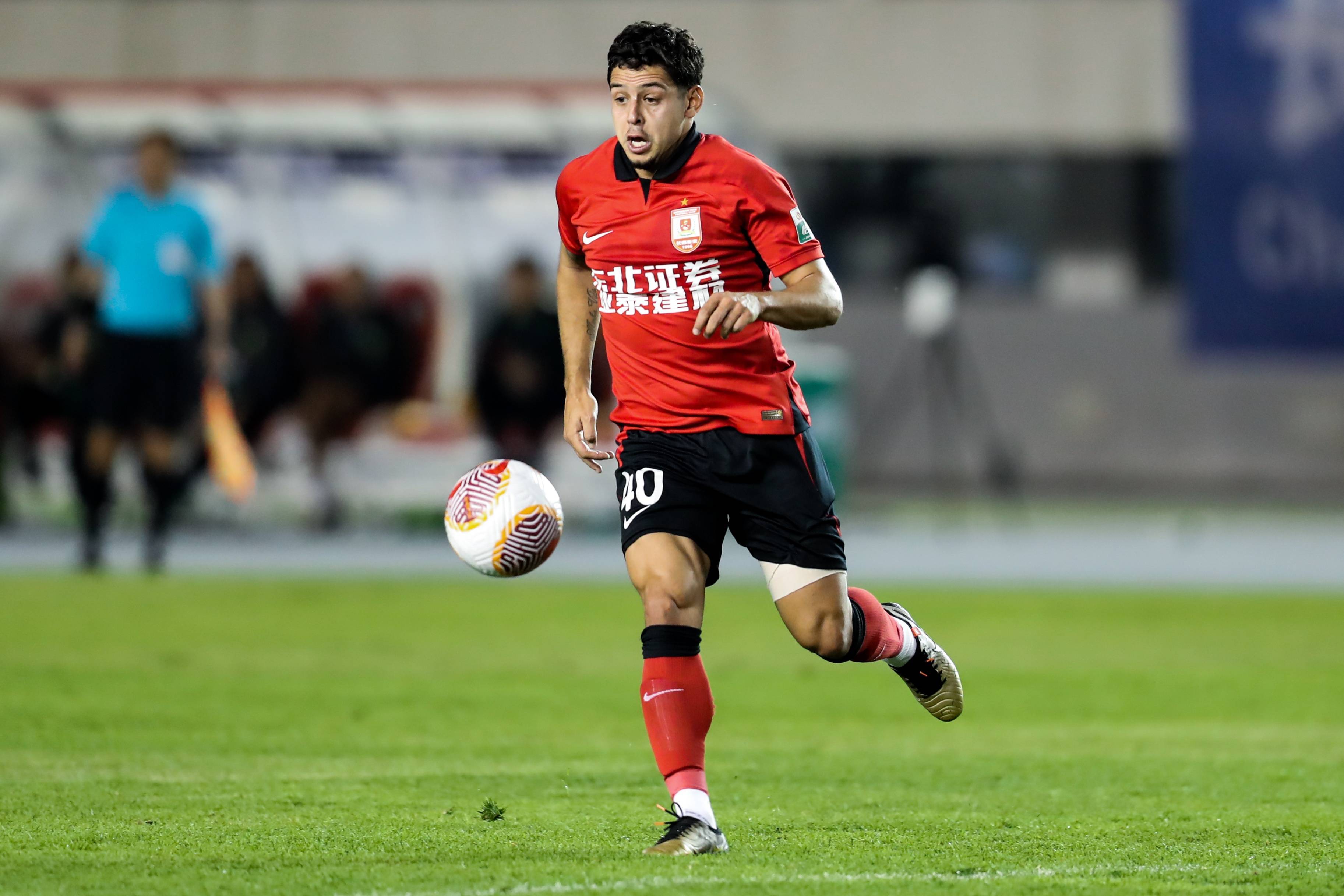 世俱杯冠军-新晋球员成为球队的中坚力量