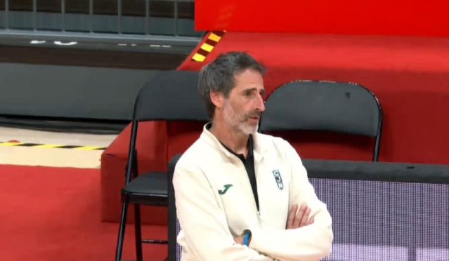 世俱杯官网-香港女篮气定神闲，轻松击败对手