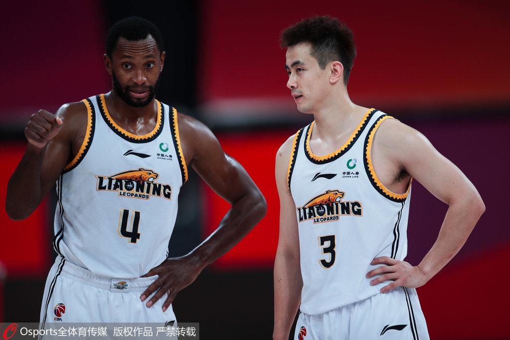 世俱杯改制-新疆队鏖战骑士，赵继伟扛起全队