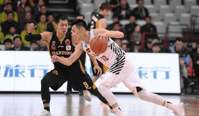 新疆队鏖战骑士，赵继伟扛起全队