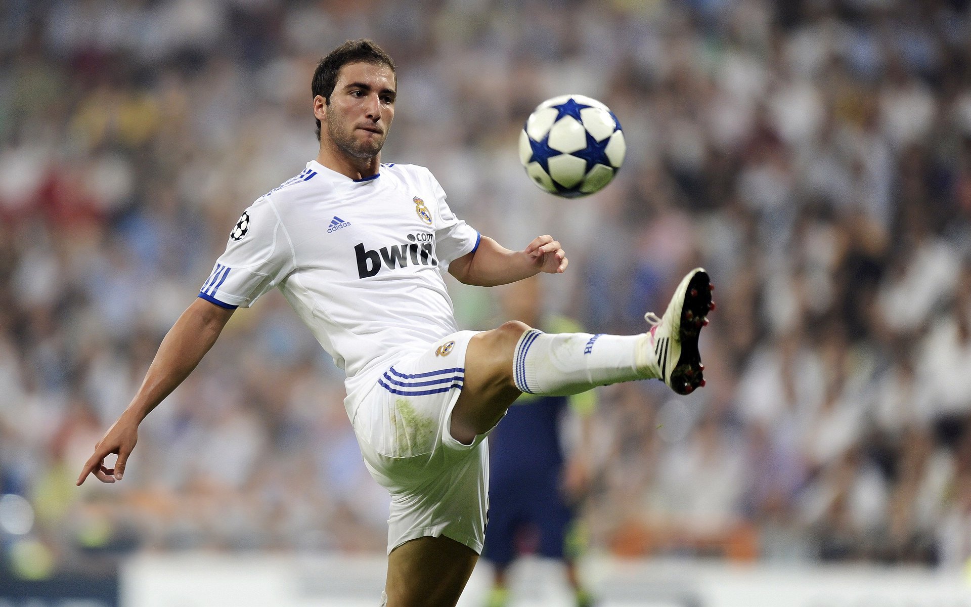 世俱杯决赛-银翼坠落，赤龙崛起，周冠宇驾驶哈斯战车统治银石，谱写F1新章